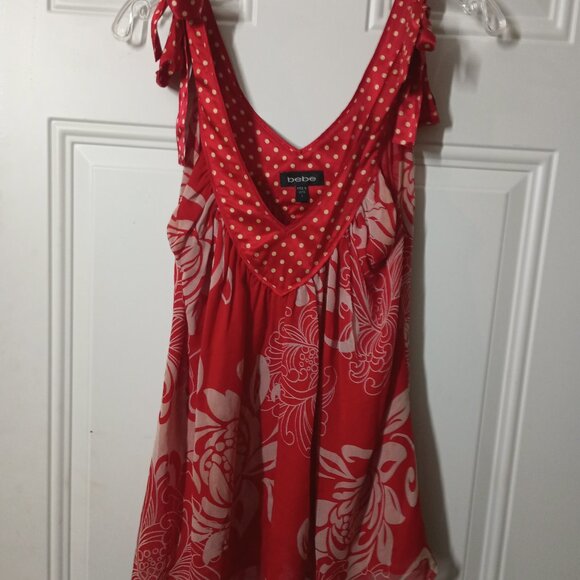 Bebe red floral print sleeveless top - Picture 1 of 3